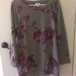 Oversized Floral Sweater w/ Pockets!